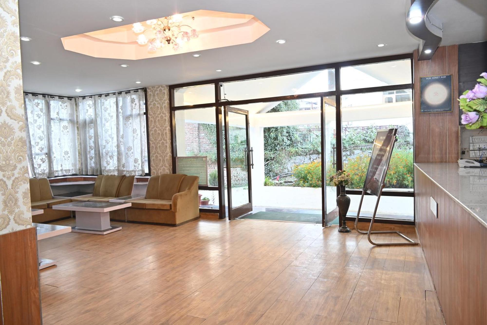 Hotel Sitara International Manāli Extérieur photo
