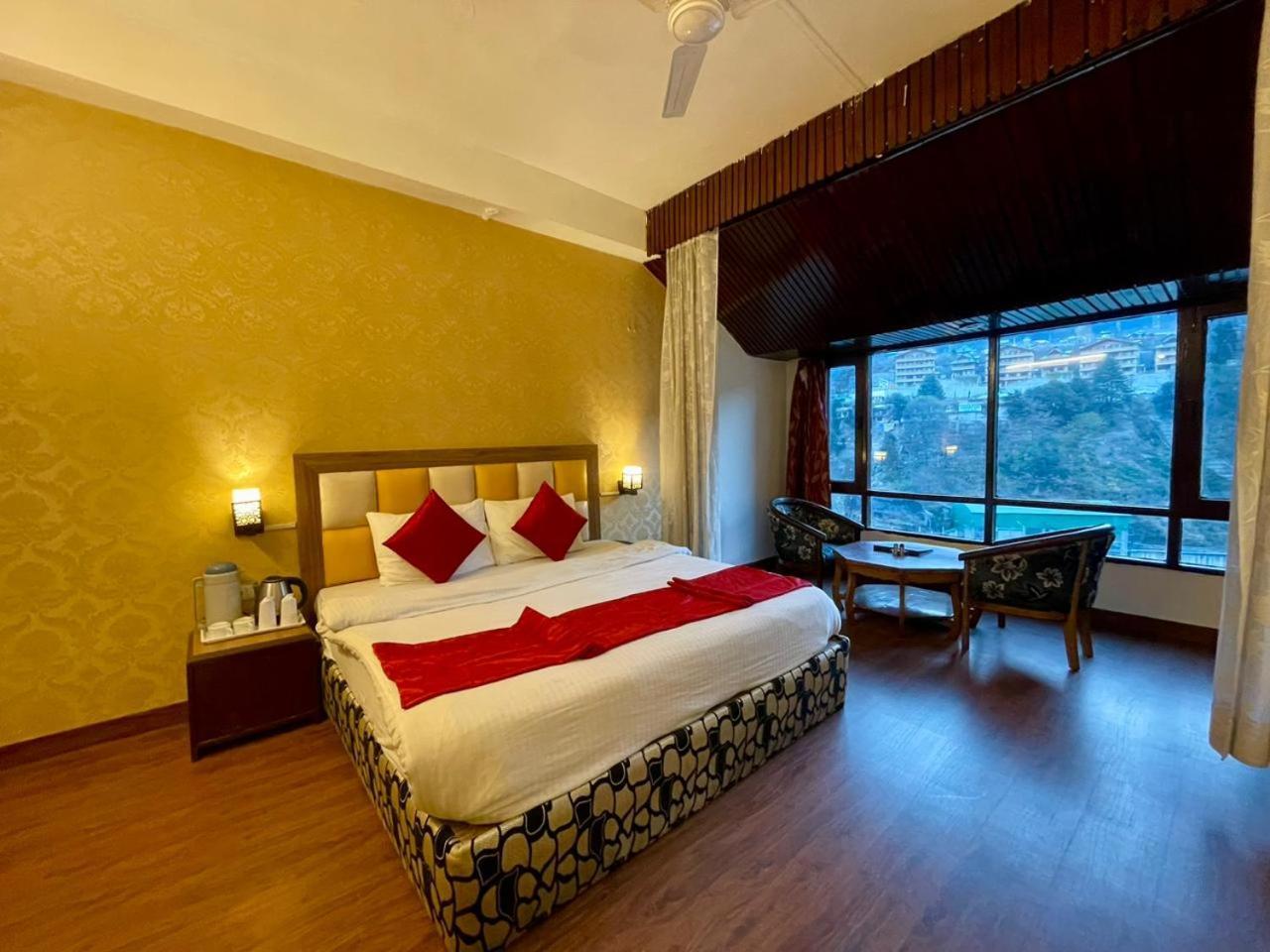 Hotel Sitara International Manāli Extérieur photo
