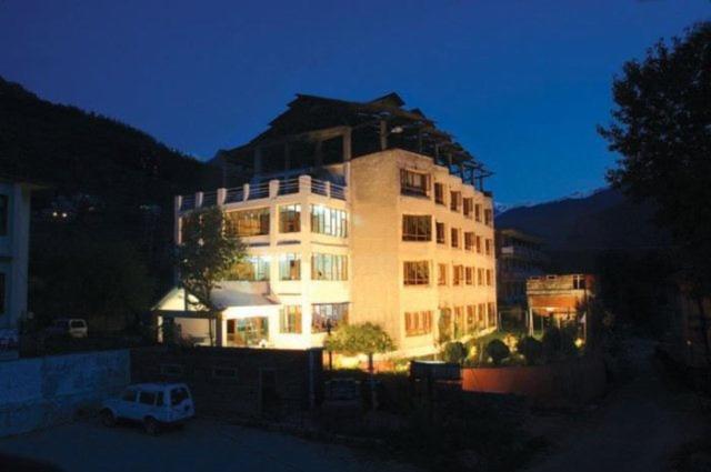 Hotel Sitara International Manāli Extérieur photo