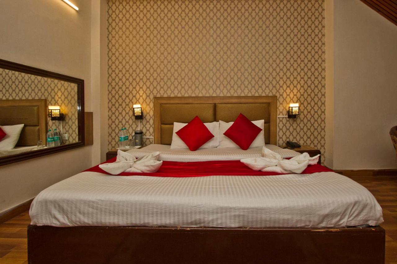 Hotel Sitara International Manāli Extérieur photo