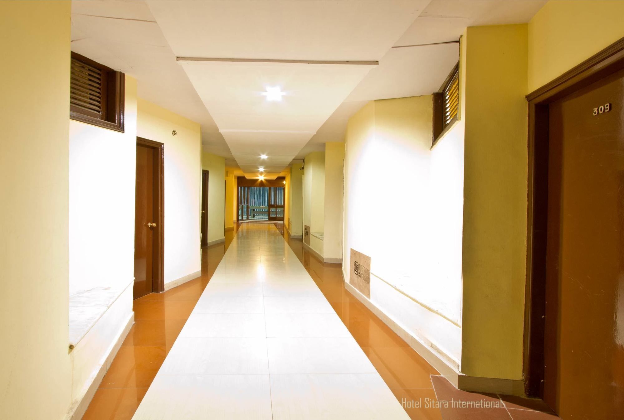 Hotel Sitara International Manāli Extérieur photo